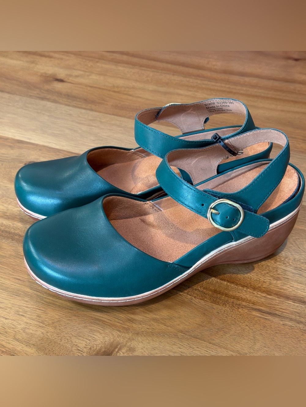SoftWalk® Mabelle Ankle Strap Clog (Women) Dark Green Size 9.5 WW